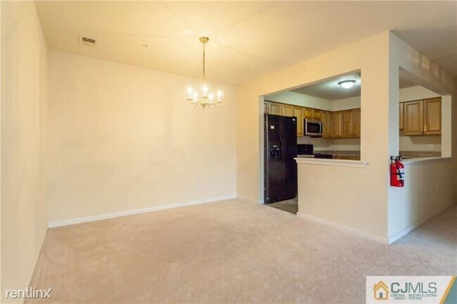 Building Photo - 3 br, 2 bath Condo - 1317 Fernwood Court