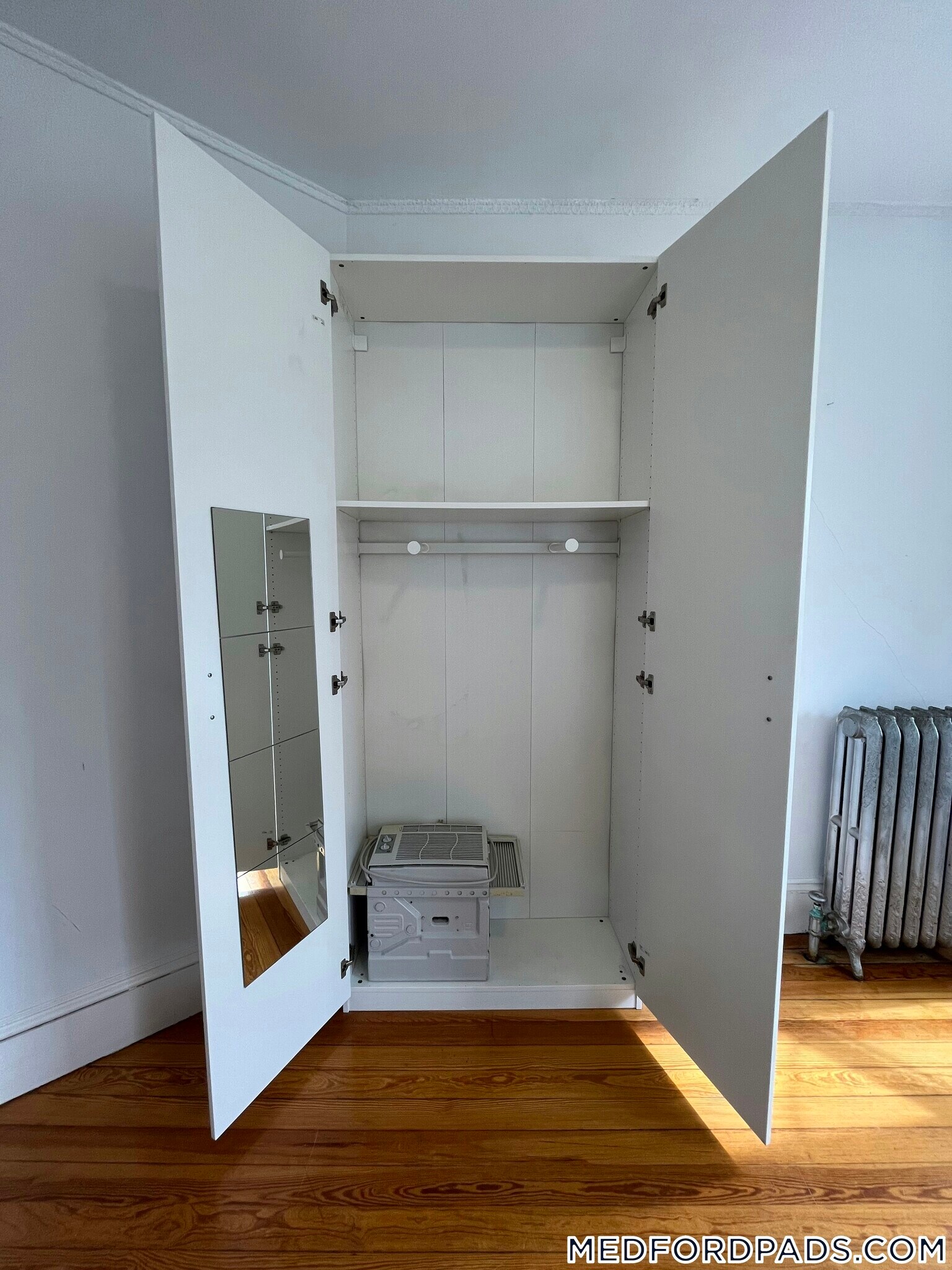 Building Photo - 124 Forest St