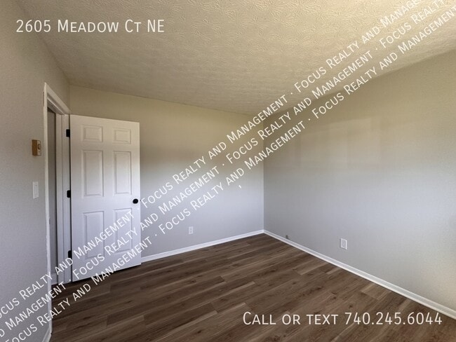 Building Photo - 2605 Meadow Ct NE