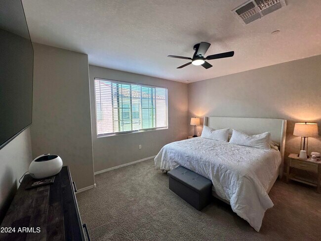 Building Photo - 2669 S Peppertree Dr