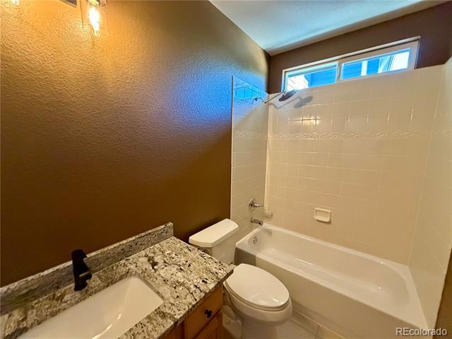 Building Photo - 10761 Glengate Cir