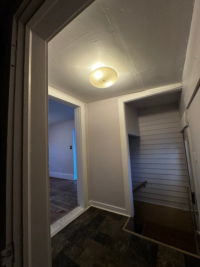 Building Photo - 305 S Western Ave