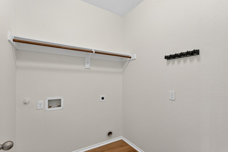 Building Photo - 1702 Wild Rye Cir