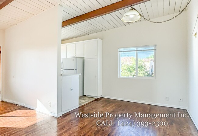 Building Photo - 5319 Inglewood Blvd