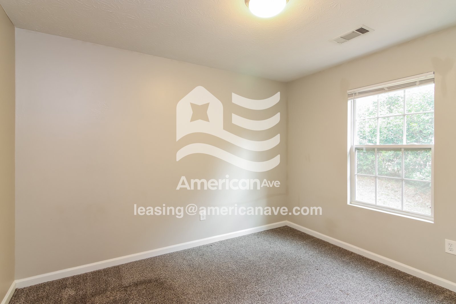 Building Photo - 1544 Holland Ave