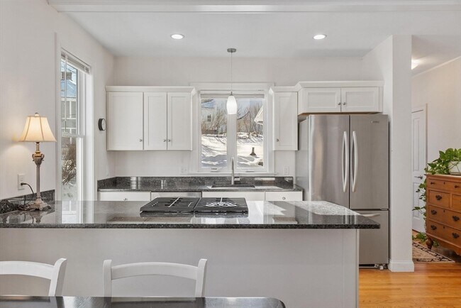 Building Photo - 60 Broadway St