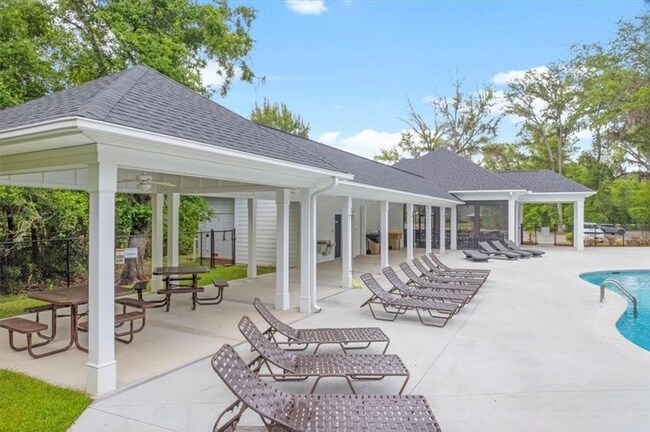 Building Photo - Bright & Welcoming 5-Bedroom Home in Richmond Hill, GA