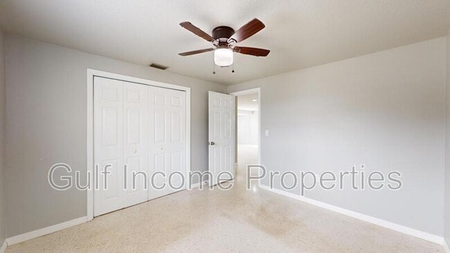 Building Photo - 621 21st St W