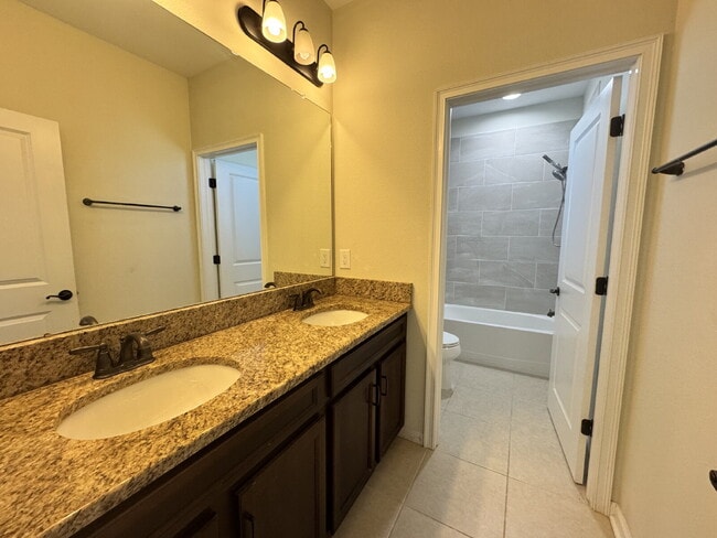 Building Photo - 3-Bed Home?Office room with Granite Touche...