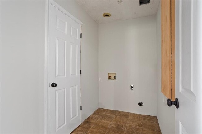 Building Photo - 263 Mountainview Cir