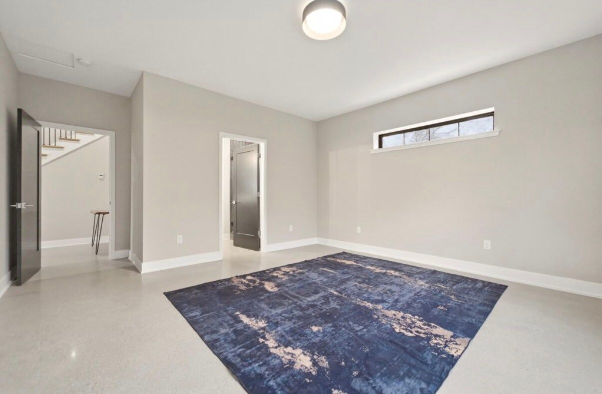 master bedroom - 331 Cherryhill St