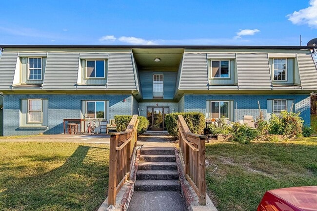 Primary Photo - Pike Place Apartments