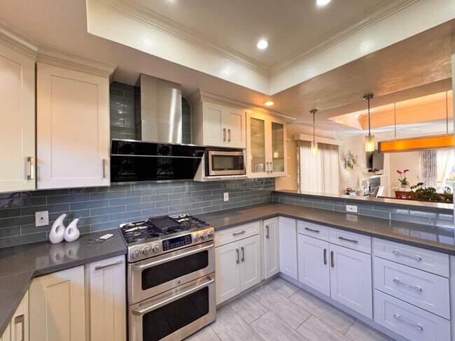 Building Photo - 838 Andromeda Ln