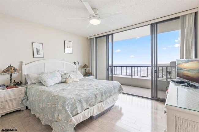 Building Photo - 3851 Boardwalk