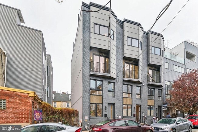 Building Photo - 1106 N Bodine St