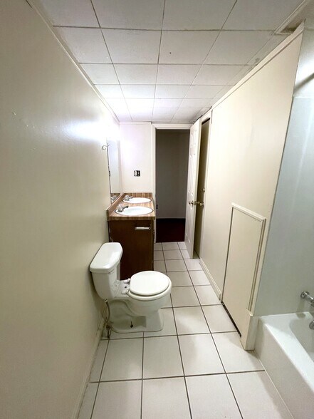 Building Photo - 133 Meadville St