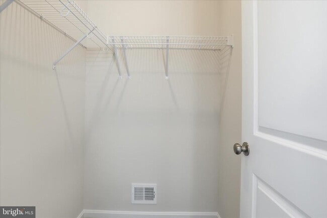 Building Photo - 889 Barksdale Dr