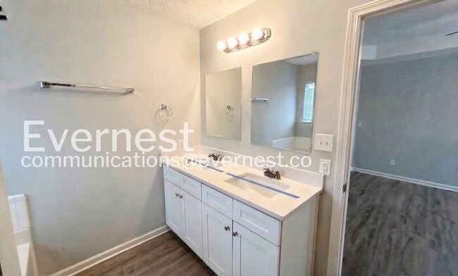 Building Photo - 3711 Sandy Shoals Ln