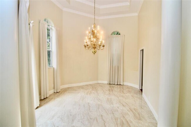 Building Photo - 6502 NW 66th Way