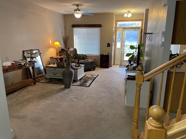 Building Photo - 724 County Line Rd