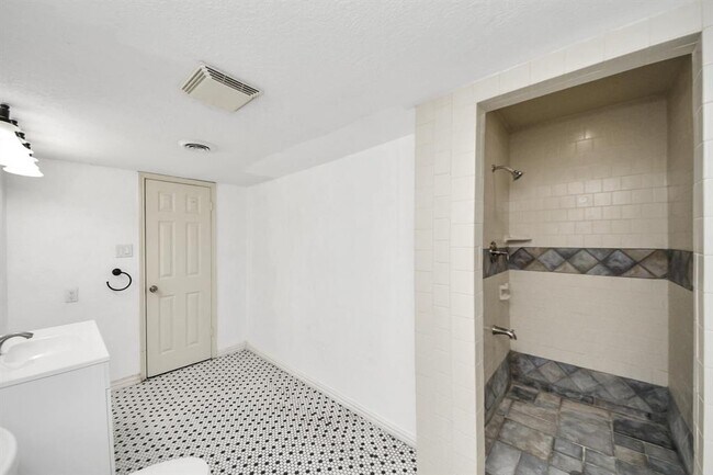 Building Photo - 6304 Crab Orchard Rd