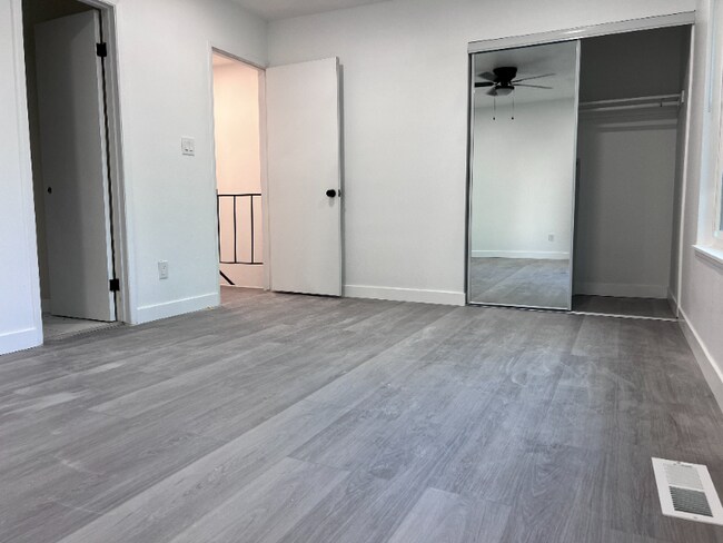 Building Photo - 10079 Sparrow Ave