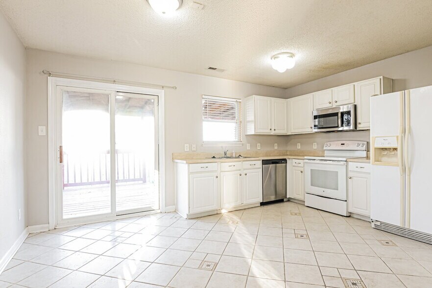 Building Photo - 13277 N Etna Green Dr