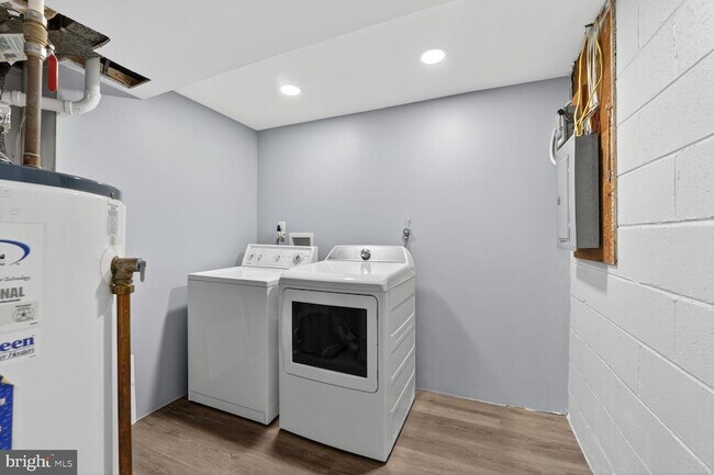 Building Photo - 3604 Halloway N