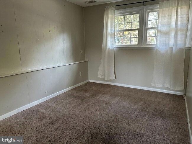 Building Photo - 924 Kenilworth Ave