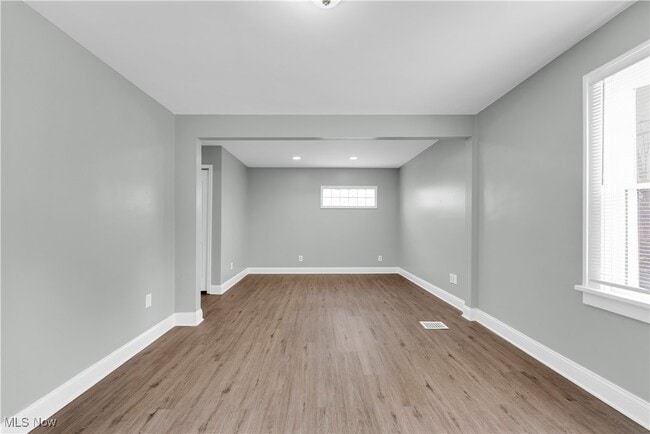 Building Photo - 961 Montford Rd