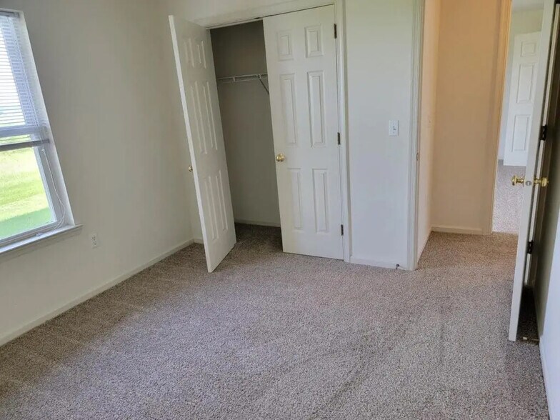 Building Photo - 1355 Martin Ave