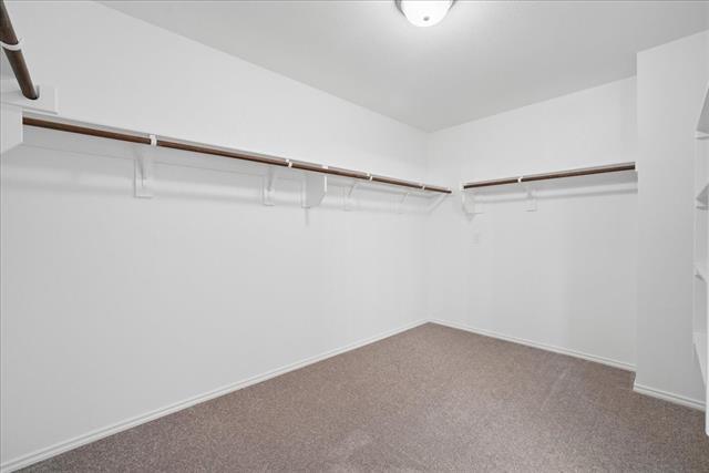 Building Photo - 16000 Isles Dr
