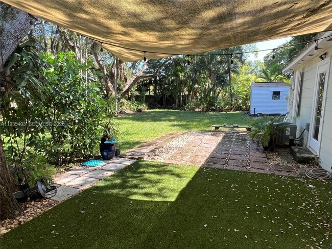 Building Photo - 606 SW 11th St