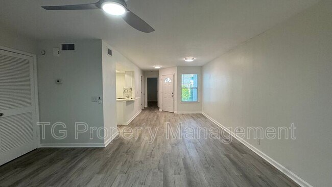 Building Photo - 8342 Century Point Dr N