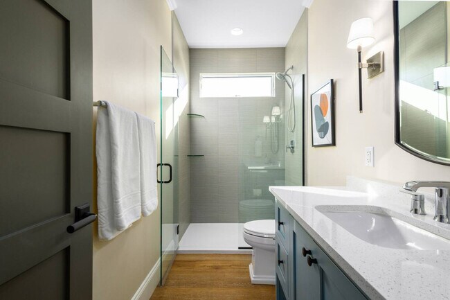 Building Photo - 1112 N St Peter St