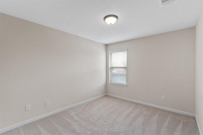 Building Photo - 417 Briar Park Dr
