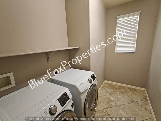Building Photo - 12855 N Oak Creek Dr