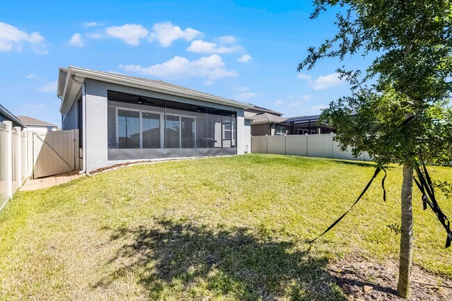 Building Photo - Luxury Living for Lease – 5BR Home with Of...