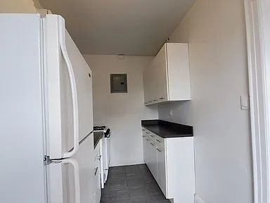 Building Photo - "Charming 1-Bed Oasis in the Heart of Woodside, NY!"