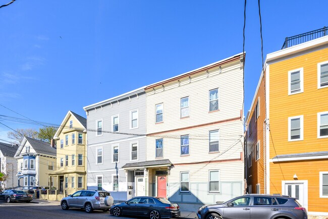 Building Photo - 72 Mozart St