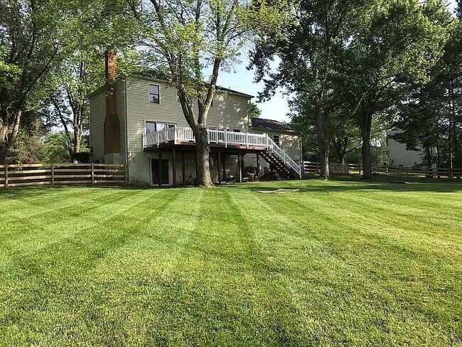 Building Photo - 2214 Regina Dr