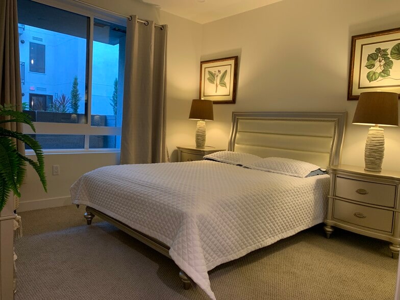 Building Photo - 2222 Nolita