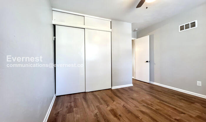 Building Photo - 9515 E 18 St S