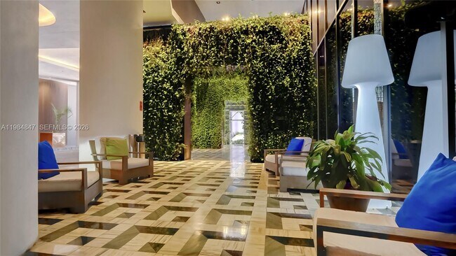 Building Photo - 801 S Miami Ave