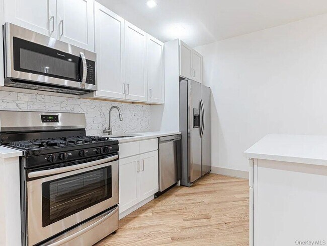 Building Photo - 282 E 38th St