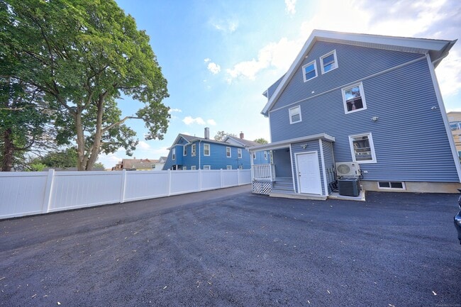 Building Photo - 42 Waterville St