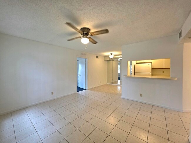 Building Photo - 4709 Lucerne Lakes Blvd W