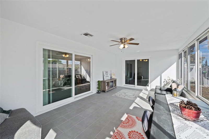 Building Photo - 7520 Hawthorn Dr