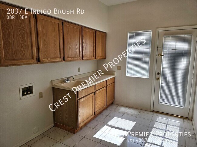 Building Photo - 2037 E Indigo Brush Rd