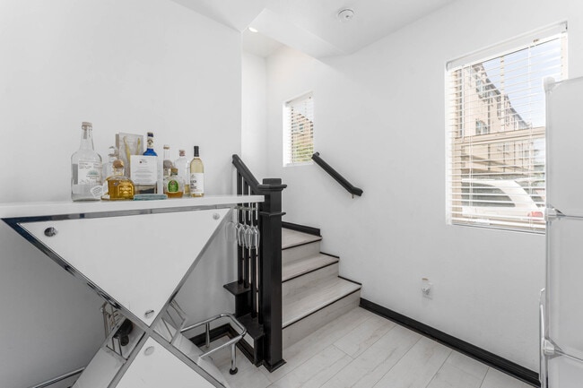 Building Photo - 7225 N Cedar Rd